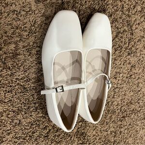 TAHARI White Mary Jane Flats